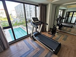 Gate43 Airport Hotel