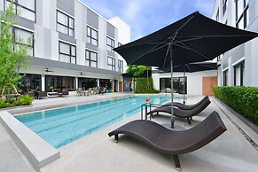 Gate43 Airport Hotel