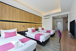 Gate43 Airport Hotel