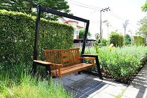 Gate43 Airport Hotel