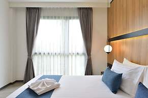 Gate43 Airport Hotel