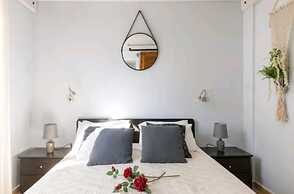 Govino Bay Luxury Beach Loft Apartment