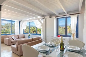 Govino Bay Luxury Beach Loft Apartment