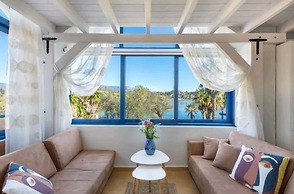 Govino Bay Luxury Beach Loft Apartment