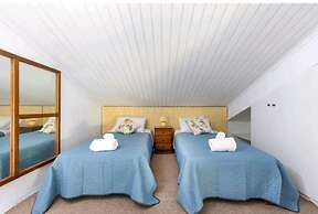 Govino Bay Luxury Beach Loft Apartment