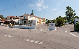 Govino Bay Luxury Beach Loft Apartment