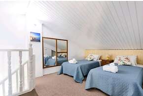 Govino Bay Luxury Beach Loft Apartment