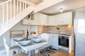 Govino Bay Luxury Beach Loft Apartment