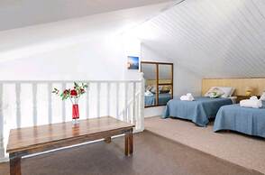 Govino Bay Luxury Beach Loft Apartment