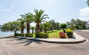 Govino Bay Luxury Beach Loft Apartment
