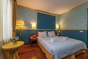 Hotel Kinsky Fountain