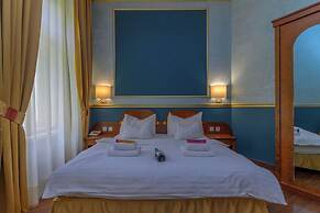 Hotel Kinsky Fountain