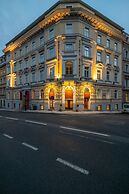 Hotel Kinsky Fountain