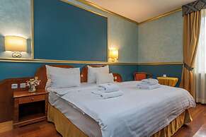 Hotel Kinsky Fountain