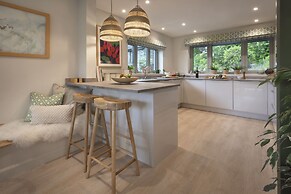 Barakat Lakes Escape