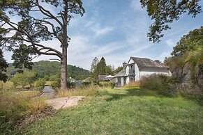 Barakat Lakes Escape