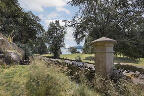 Barakat Lakes Escape