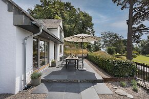 Barakat Lakes Escape