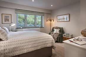 Barakat Lakes Escape