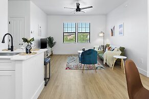 CozySuites at Glendale