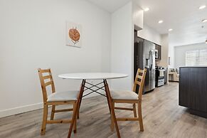 CozySuites at Glendale