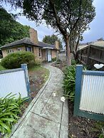 Mitcham train station  2 bedrooms unit