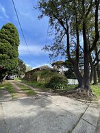 Mitcham train station  2 bedrooms unit