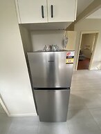 Mitcham train station  2 bedrooms unit