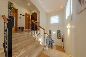 Villa Bougainvillea