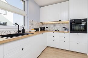 Dom Rajska by Renters