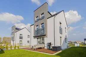 Dom Rajska by Renters