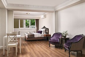 Meroddi Galata Flats