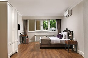 Meroddi Galata Flats