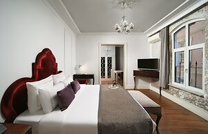 Meroddi Galata Flats