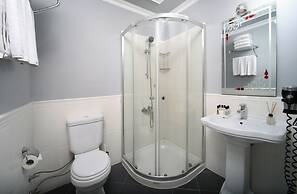 Meroddi Galata Flats