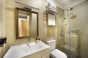 Meroddi Galata Flats