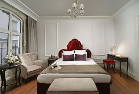 Meroddi Galata Flats