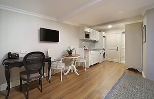 Meroddi Galata Flats