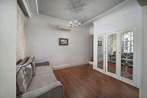 Meroddi Galata Flats