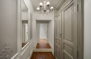 Meroddi Galata Flats