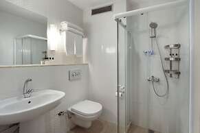 Meroddi Galata Flats