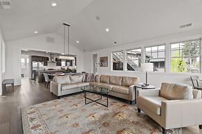 Stone 5 Bedroom Home by Redawning