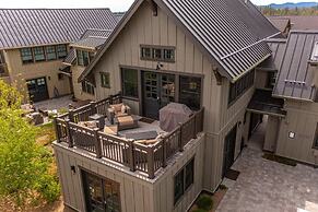 Stone 5 Bedroom Home by Redawning