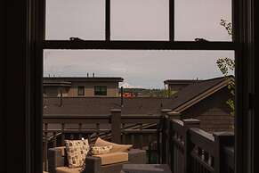 Stone 5 Bedroom Home by Redawning