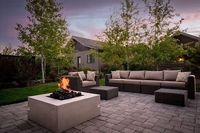 Stone 5 Bedroom Home by Redawning