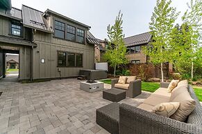 Stone 5 Bedroom Home by Redawning