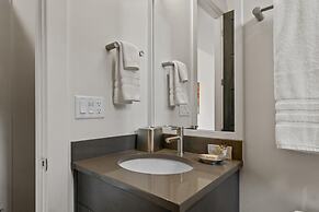 Stone 5 Bedroom Home by Redawning