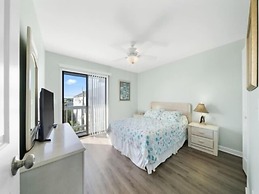 Ocean Vibes 4 Bedroom Home by RedAwning