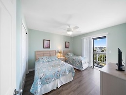 Ocean Vibes 4 Bedroom Home by RedAwning