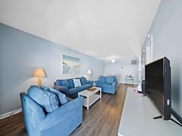 Ocean Vibes 4 Bedroom Home by RedAwning